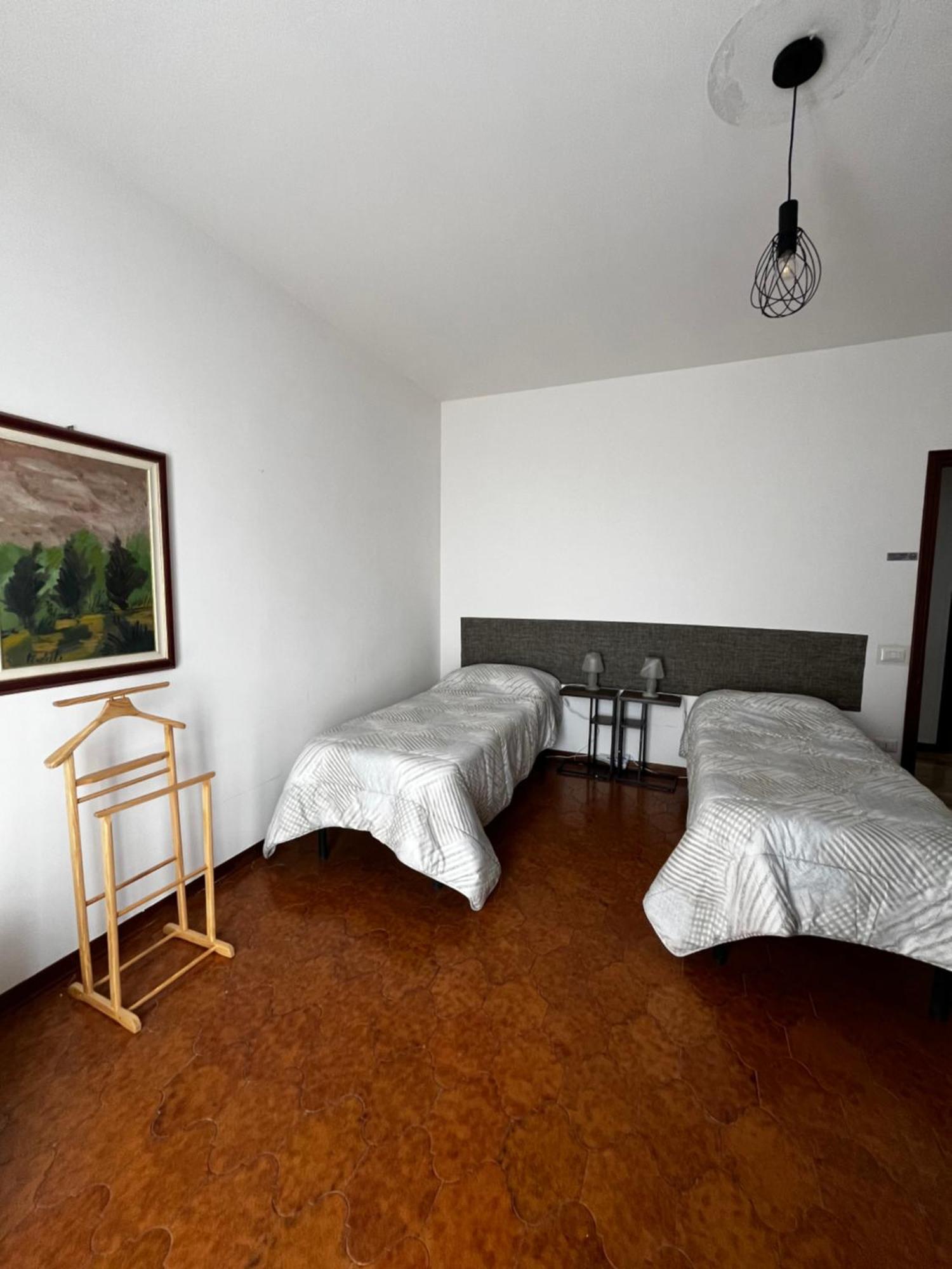 R&B Emilia Bed & Breakfast Cadeo Exterior photo